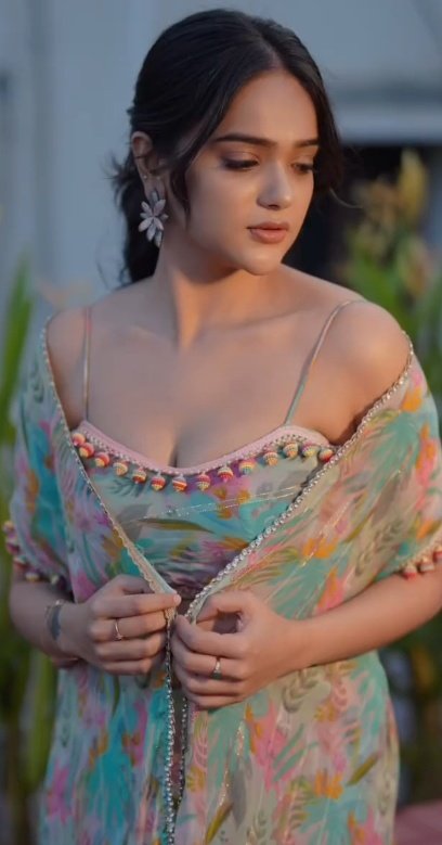 GAcMCyRa8AA6L7D?format=jpg&name=900x900