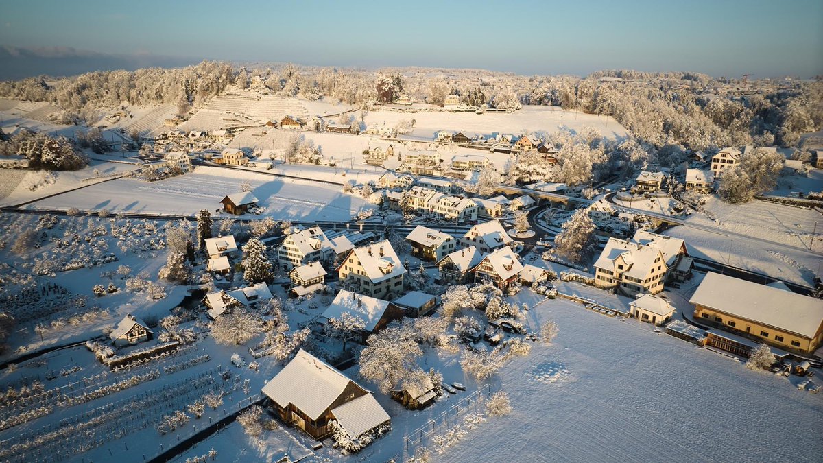 Feldbach in der #Morgensonne mit #Panorama countrytec.ch/images/FB03DEZ…