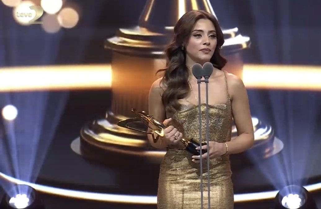 #PanteneAltınKelebek yıldızı parlayan ödülü #SılaTürkoğlu 👏

#KızılcıkŞerbeti