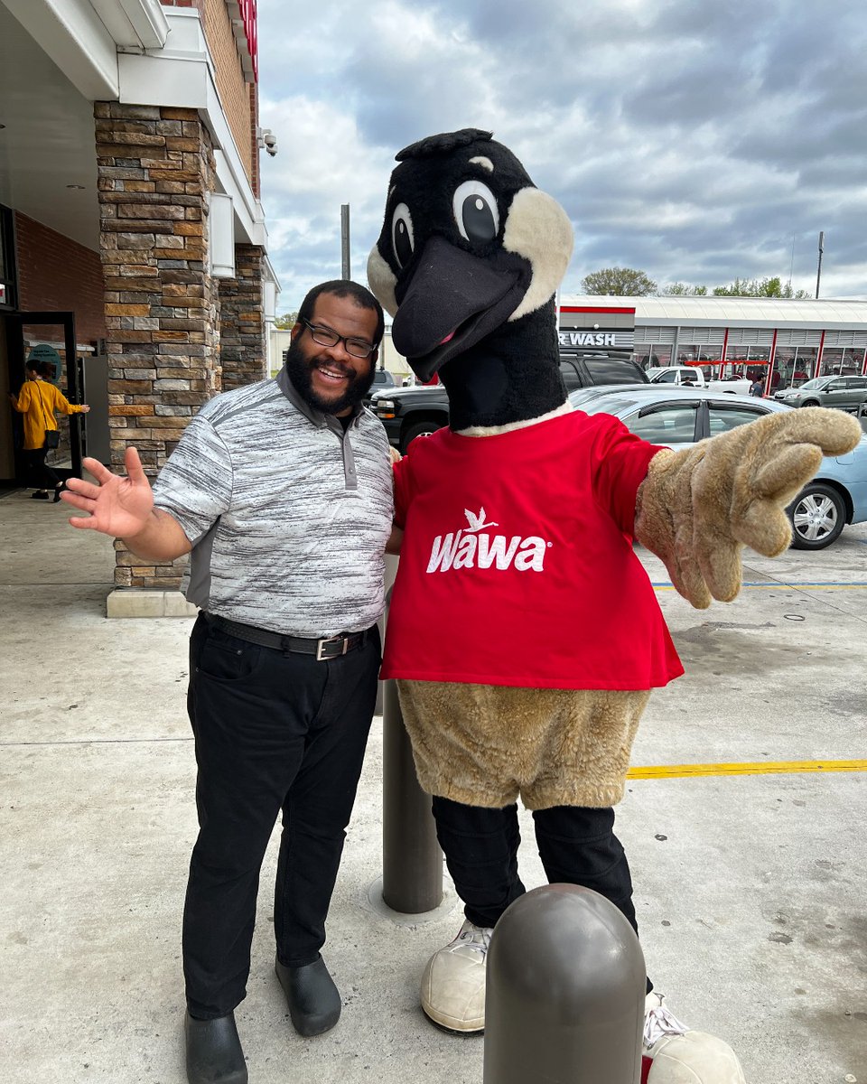 FeedMoreInc's tweet photo. Did you know you can support your local @VAFoodBanks member like Feed More every time you shop @Wawa during their #CheckOutHunger campaign? Simply make a donation at the register and your support will help us help your #CentralVA neighbors in their time of need. https://t.co/YsRRMkZk8C