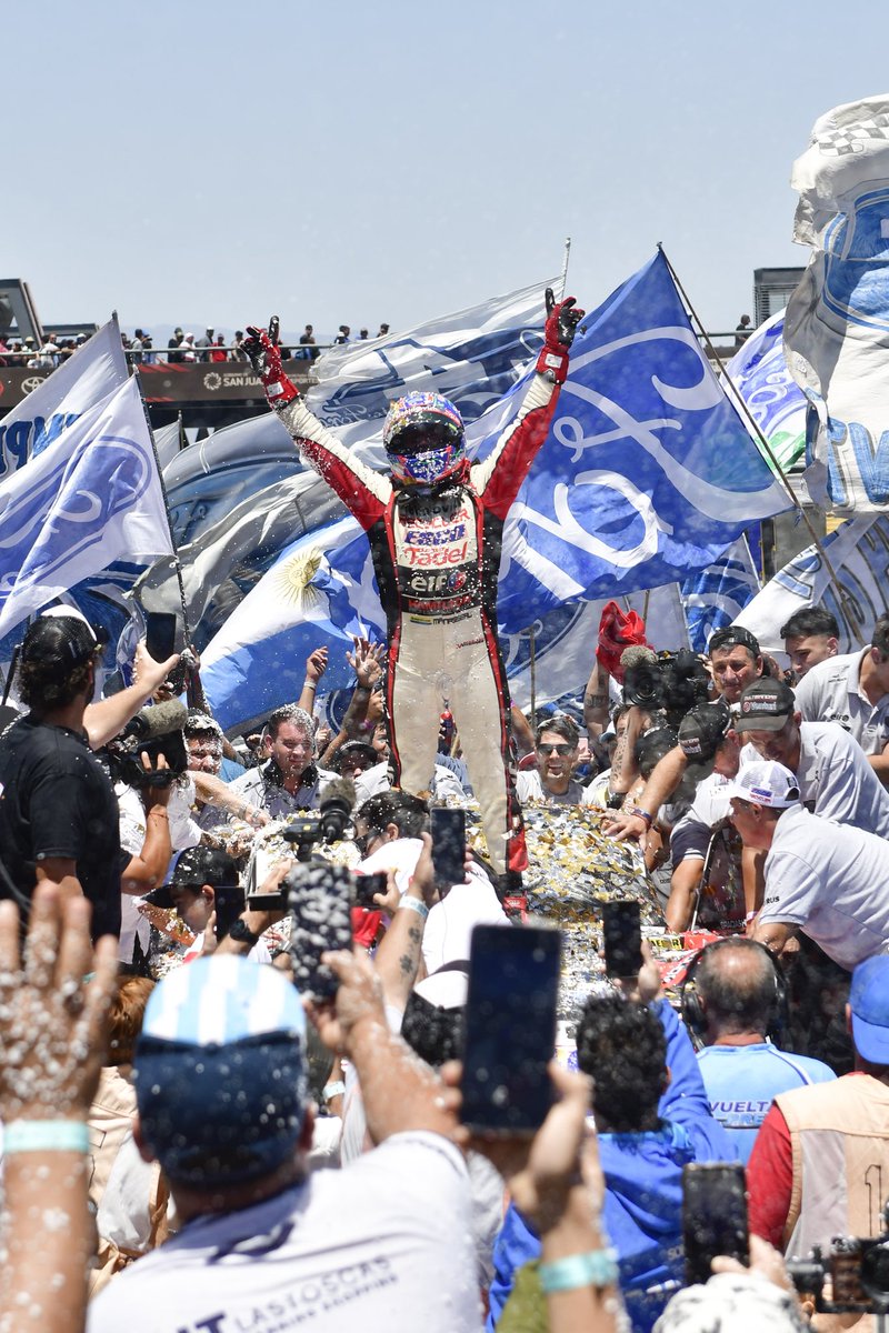 actcargentina's tweet photo. CAMPEÓN 2023 DEL 
TURISMO CARRETERA 🏆

📸 Germán Alt / Guillermo Cejas / Prensa ACTC https://t.co/VjZzCJVxOg