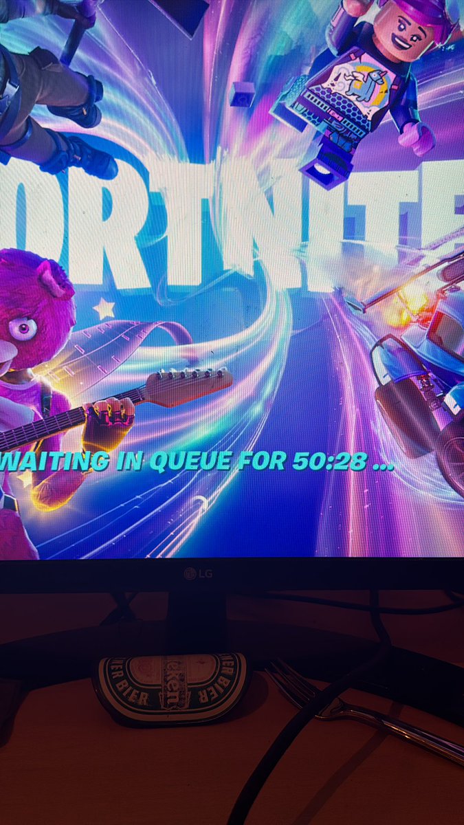 BasGaastra's tweet photo. @FortniteStatus is this gonna be the new way the season going? 🥲 https://t.co/OriSQ87ASE