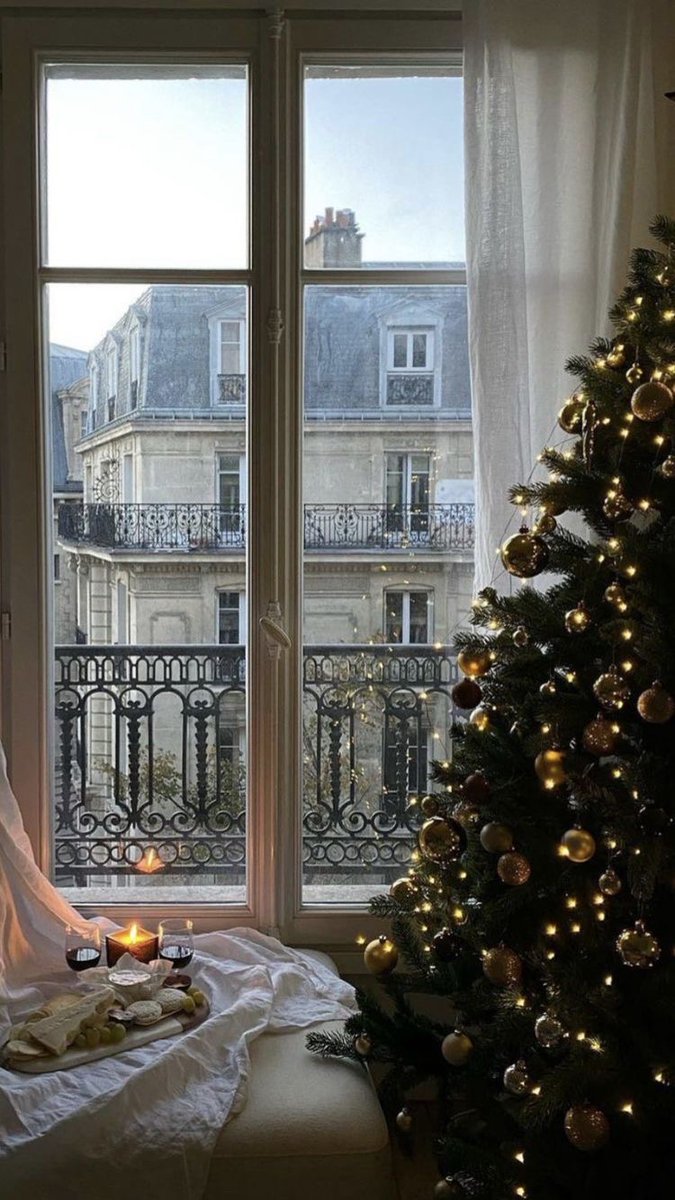 modernlilithh's tweet photo. 20 days till christmas 🌲 https://t.co/kLBVJt4J1v