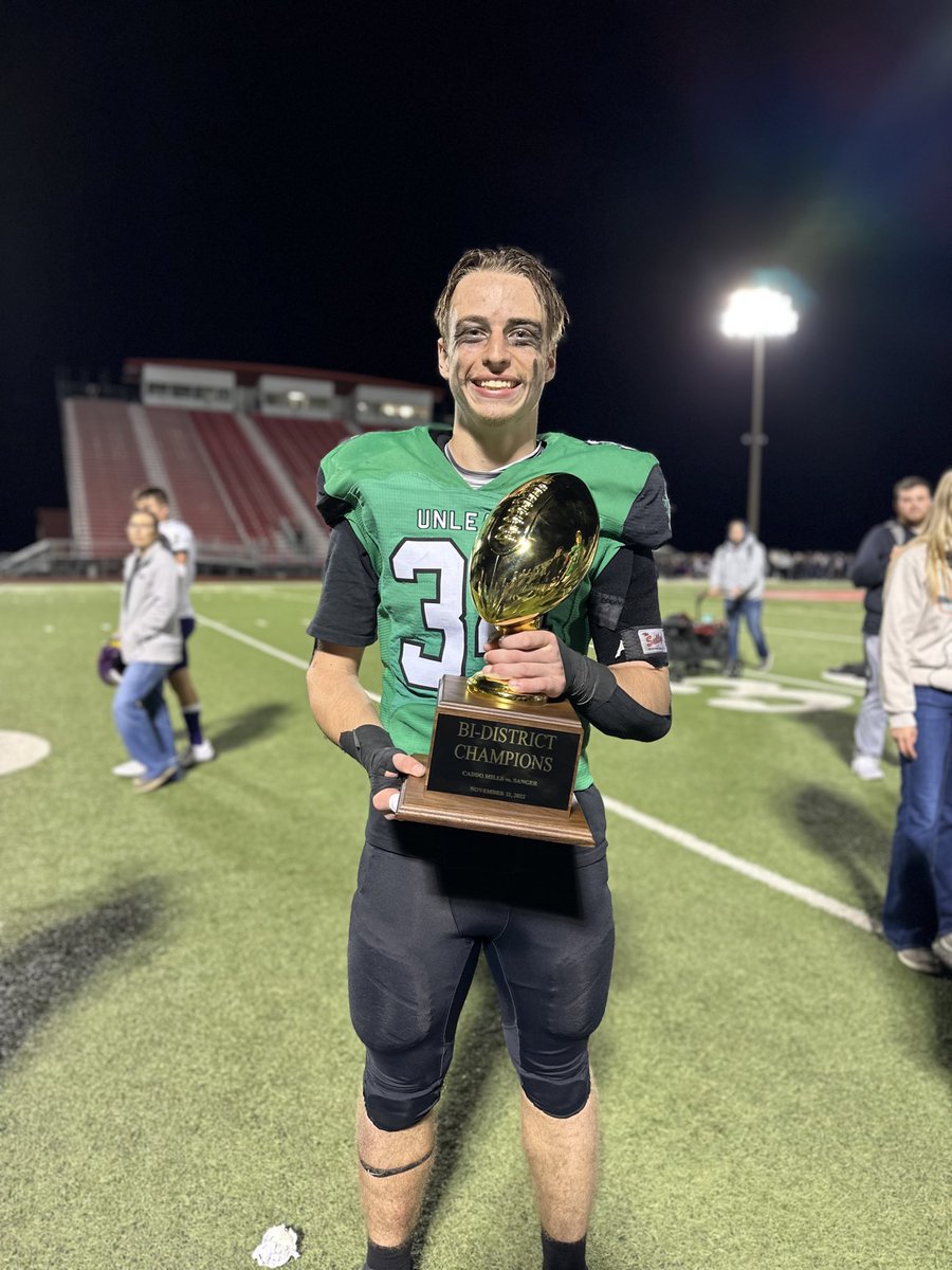 Senior season stats
Out with injury for 4 games-

34 solo tackles
25 assisted
6 TFL
2 sacks
2 forced fumbles
2 recovered fumbles
14 qb pressure
1 caused safety
1 defensive touchdown