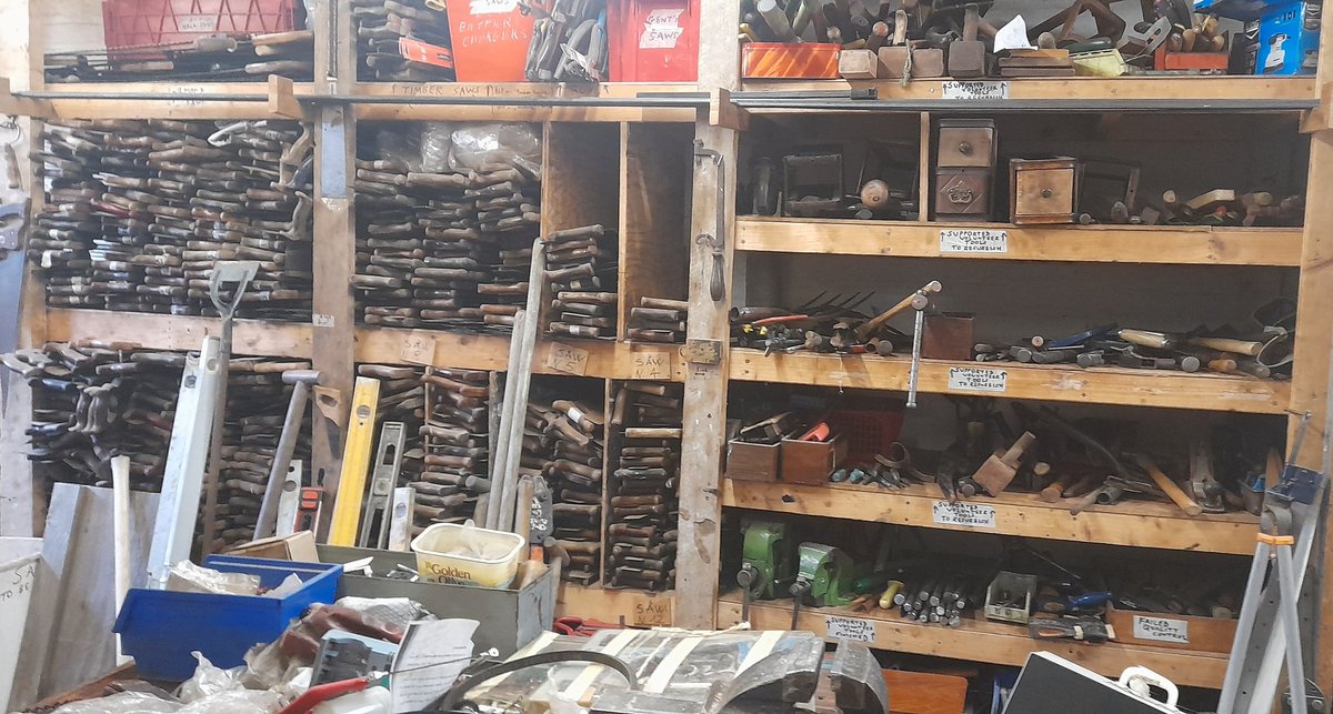 An afternoon well spent learning how to sharpen tools with @2ls4s at their base on Sunnyside Street. The team repair tools to send to projects in Tanzania. They welcome donations of tools and sewing machines. Got a shed full of unloved tools? Pass them on! #reuse #donatedontdump