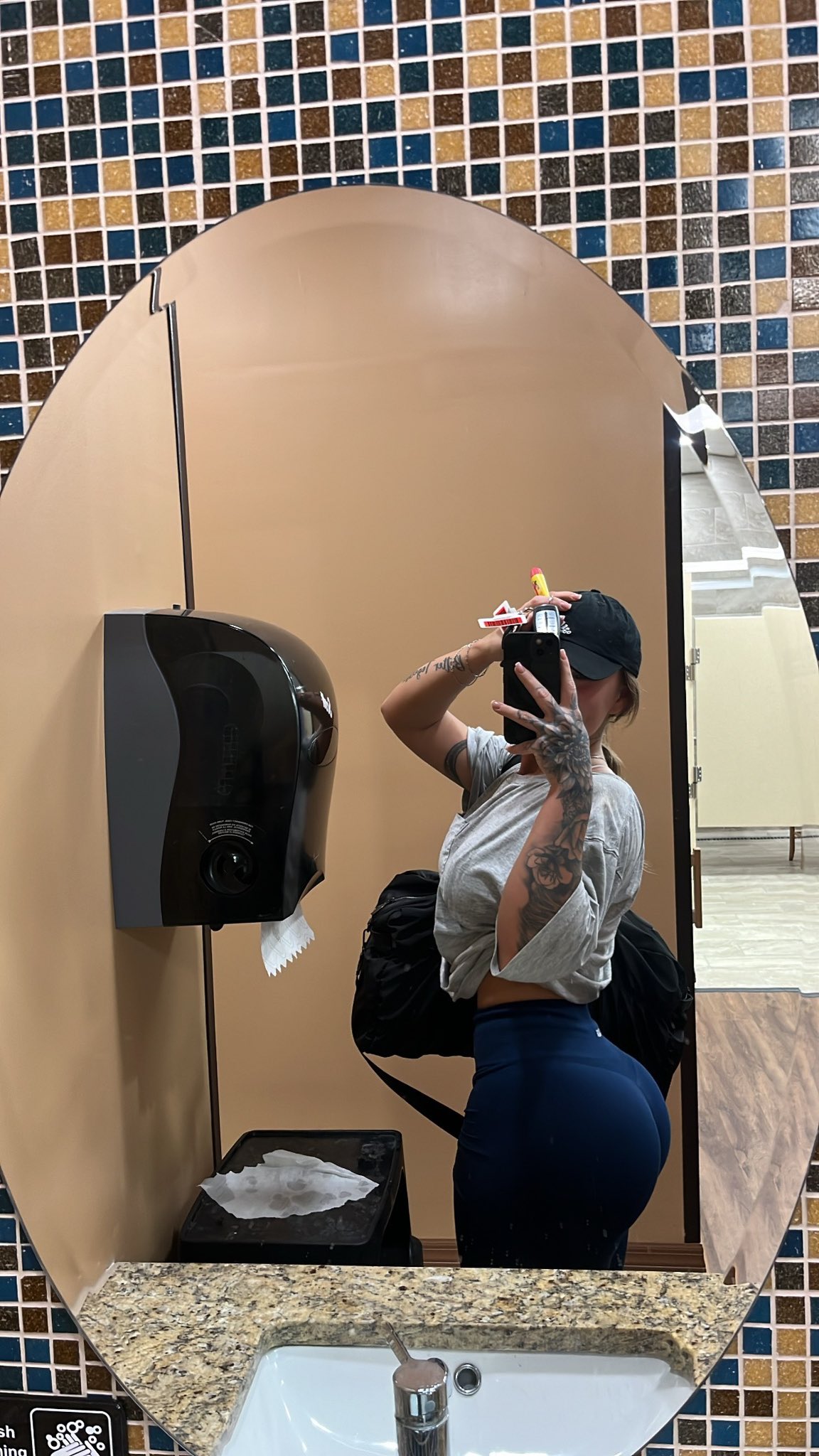 Alaina Ellis в X: «t.con9RxDuDtSr»  X