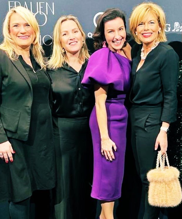 Uffpasse! Im Raum Duisburg und Oberhausen sind "Zeugen des Fritz" unterwegs.⚠️
Lasst die nicht rein, die fressen euren Kühlschrank leer und klauen euer Portemonnaie.