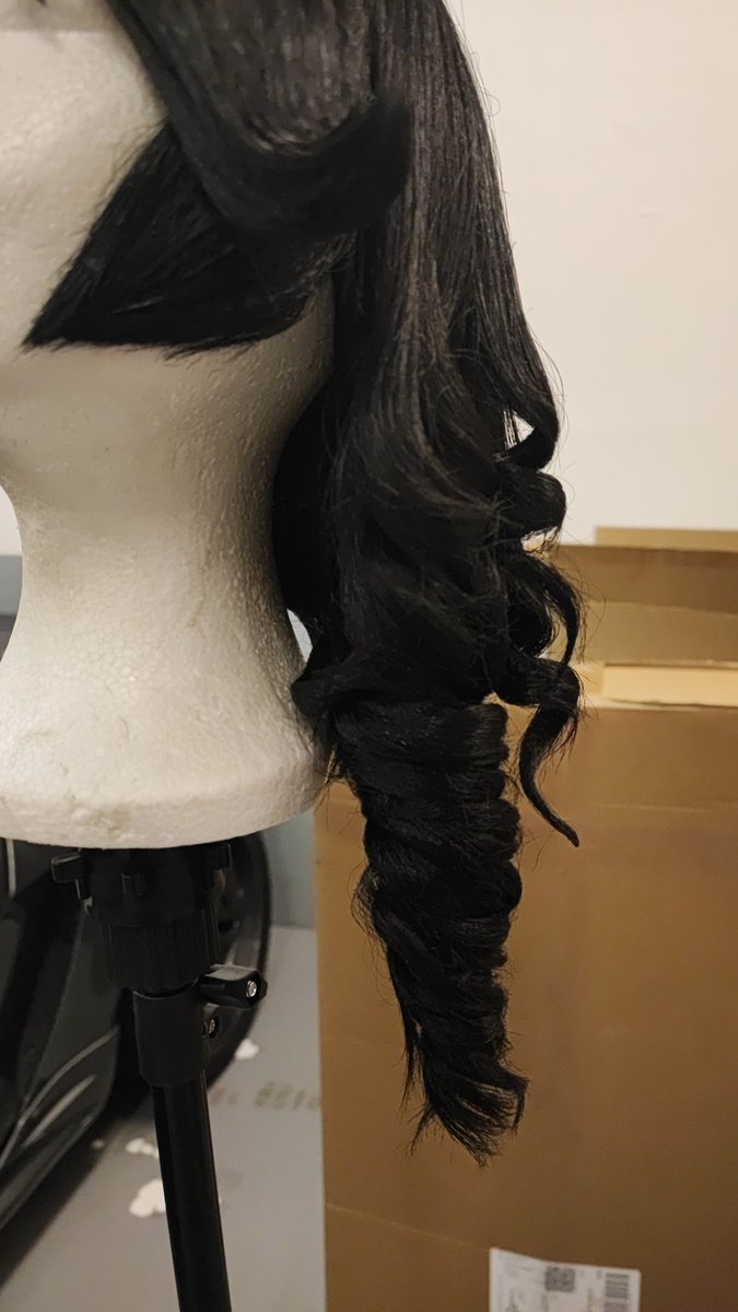 SeavelEaron's tweet photo. Does anyone know the serie 'RWBY'?
Yesterday I finished my Cinder wig, I am going to join next years cosplay competitions with my friend. I am really hyped for our project together ✨ https://t.co/tPd1UeUV5B