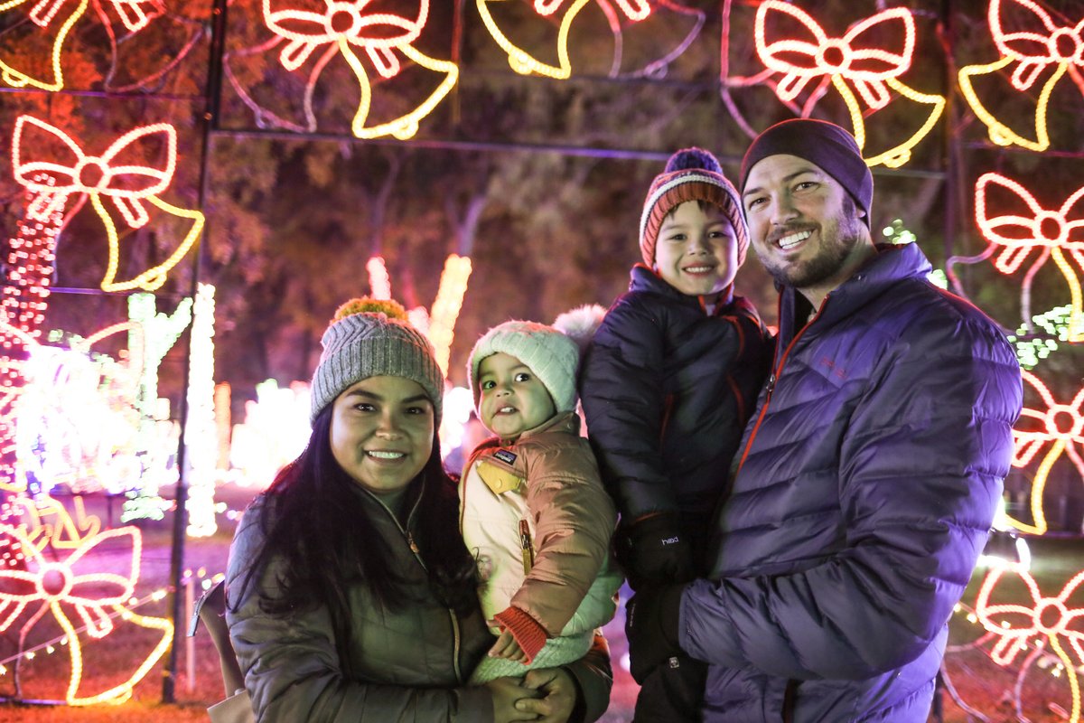 Prairie Lights tweet media