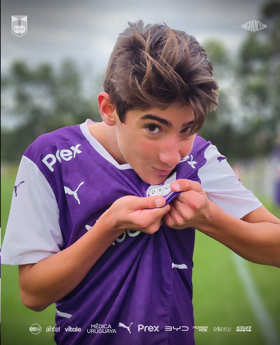 DefensorSp's tweet photo. 💜 Ya desde chico amamos estos colores. https://t.co/ieUciLuGTX