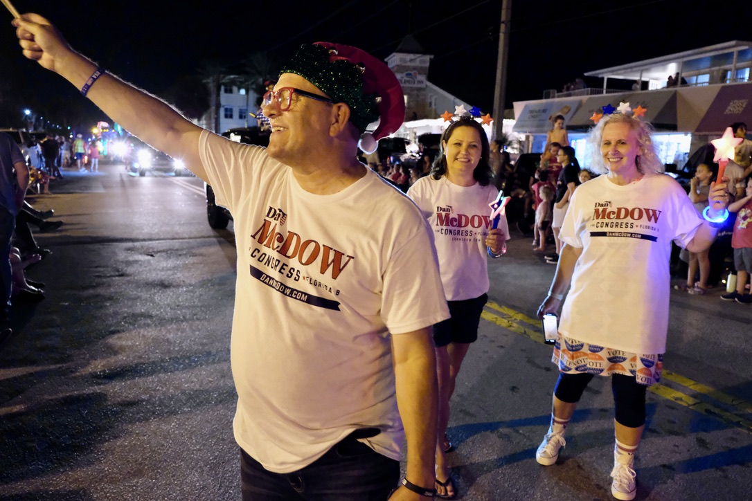 postcards4USA's tweet photo. Marched in the Vero Beach Christmas parade w/ Democratic Candidate for Congress, Dan McDow.
https://t.co/nRjvFzIR2q #FL8
Opponent, Bill Posey, authored "Birther Bill", supported Affordable Care Act repeal, voted to not certify election, shouted “Let's Go Brandon on House Floor. https://t.co/8JSbRwmRbt