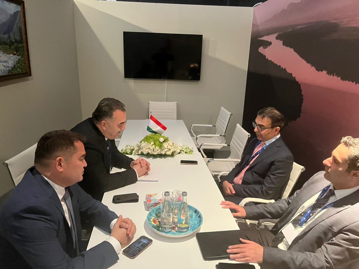 On the sidelines of #COP28UAE,Energy Minister Muhammad Ali held a meeting with Minister for Energy of Tajikistan H.E Daler Juma Shofair.Areas of mutual concern and interest were discussed. Both sides showed their commitment towards exploring future opportunities in the energy