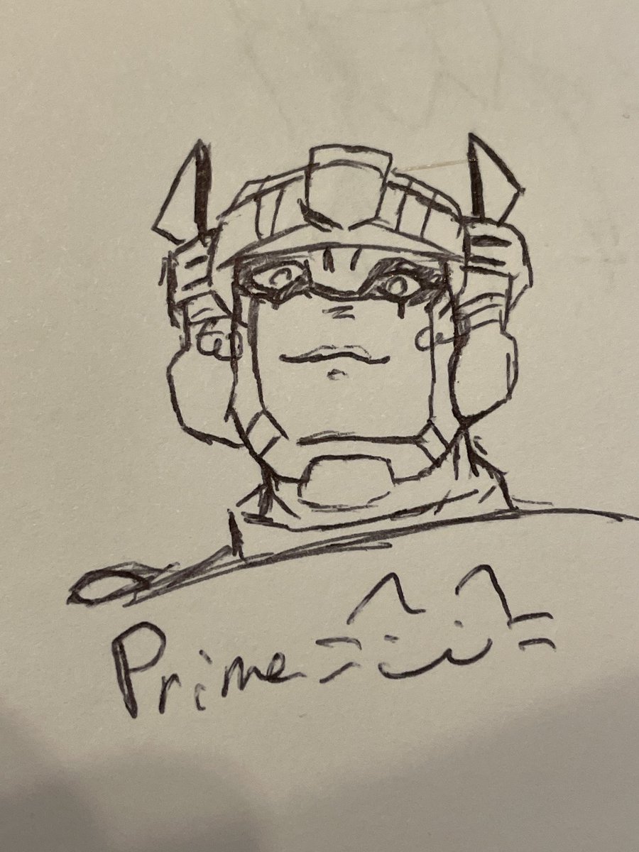 literallyleeon's tweet photo. “So what’s ur type ??” 
My girlfriend !! #tfa #OptimusPrime https://t.co/KytM7y3MMl