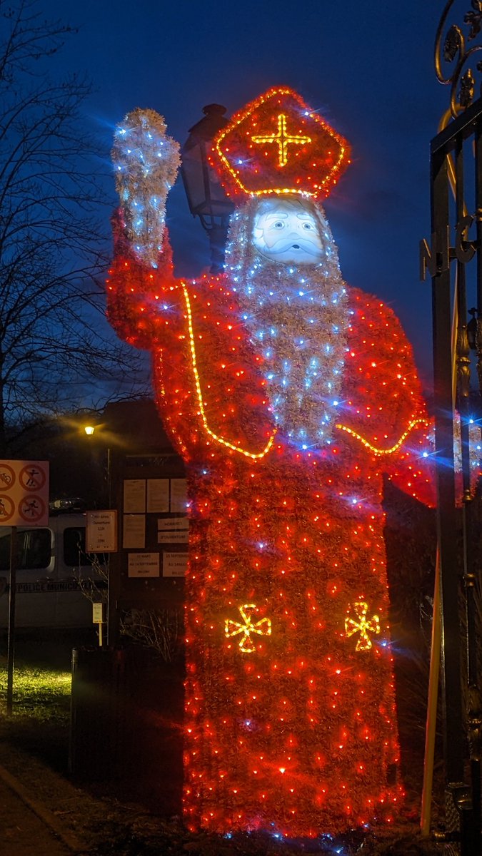 jmcorti57's tweet photo. Marché de #Noel #FreymingMerlebach #Moselle https://t.co/STwLF0VMwW