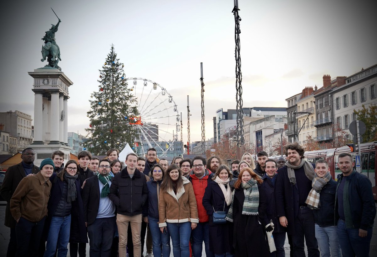 Ambroise_Mejean's tweet photo. Plusieurs dizaines de questionnaires @beuropean_ remplis hier après-midi à Clermont-Ferrand avec les @JeunesMacronARA.
Bravo à eux pour cet #InterJAM et merci pour la mobilisation malgré le froid ! https://t.co/xVFiLyIytX