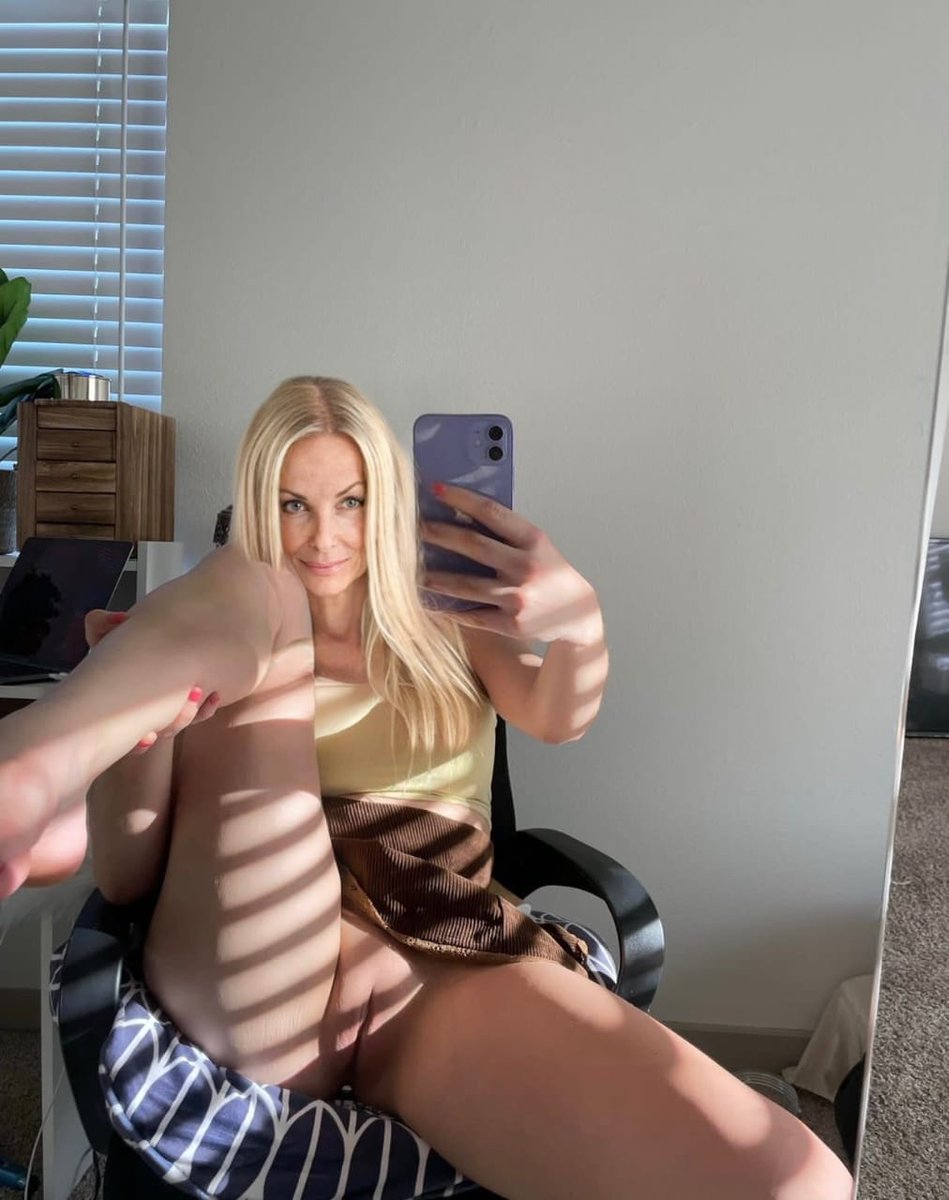 Does this 55-year-old mom without a bra still catch your attention?? send one 💋 if yes 
#Facebook #NBA