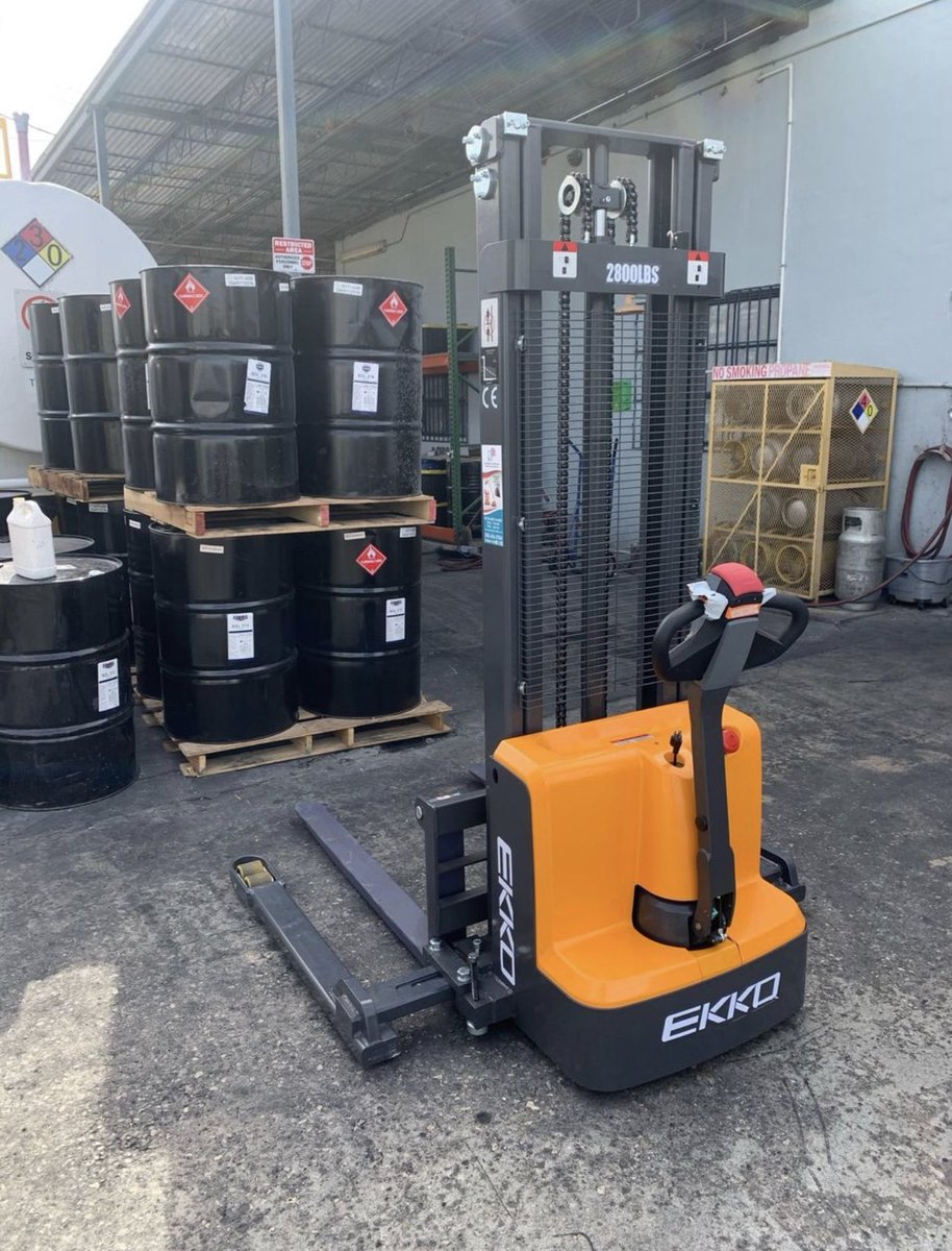 EKKOlifts's tweet photo. #EB13E-138 Series Electric Straddle Stacker In Stock Now! 2800lb Cap,119~138ββLift, 45ββForks, Curtis Control, 24V/100Ah Battery. On Board Charger. https://t.co/WHEJyJAut1 877-232-6517 info@ekkolifts.com #ekkolifts #forklifts #electricforklifts #Forklifts #lifttruck #stacker https://t.co/cRGda6xpV2