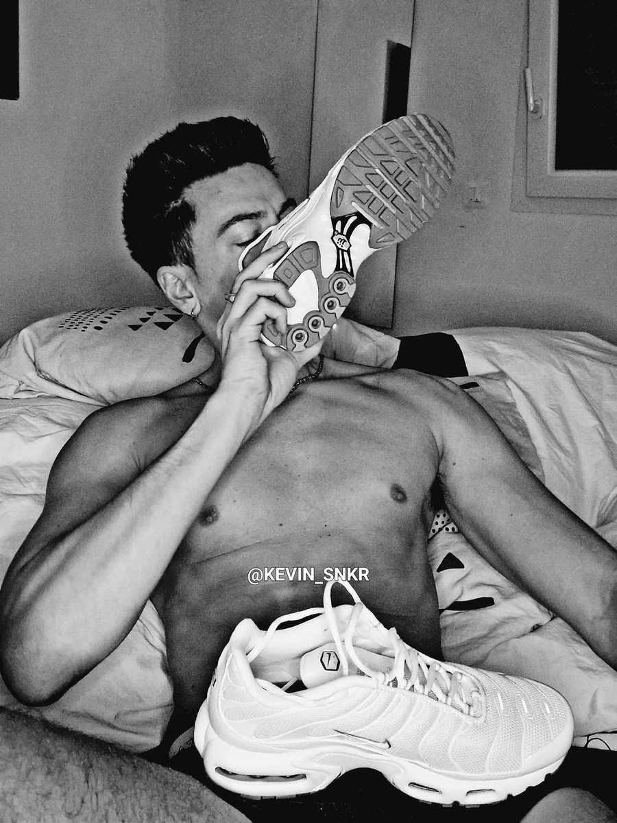 KEVIN_SNKR's tweet photo. 🔞😈/ RT Si toi aussi tu veux sniffer mes TN 🔥 
RT if you want to smell my TN🔥 https://t.co/eJkwMgT6zB
