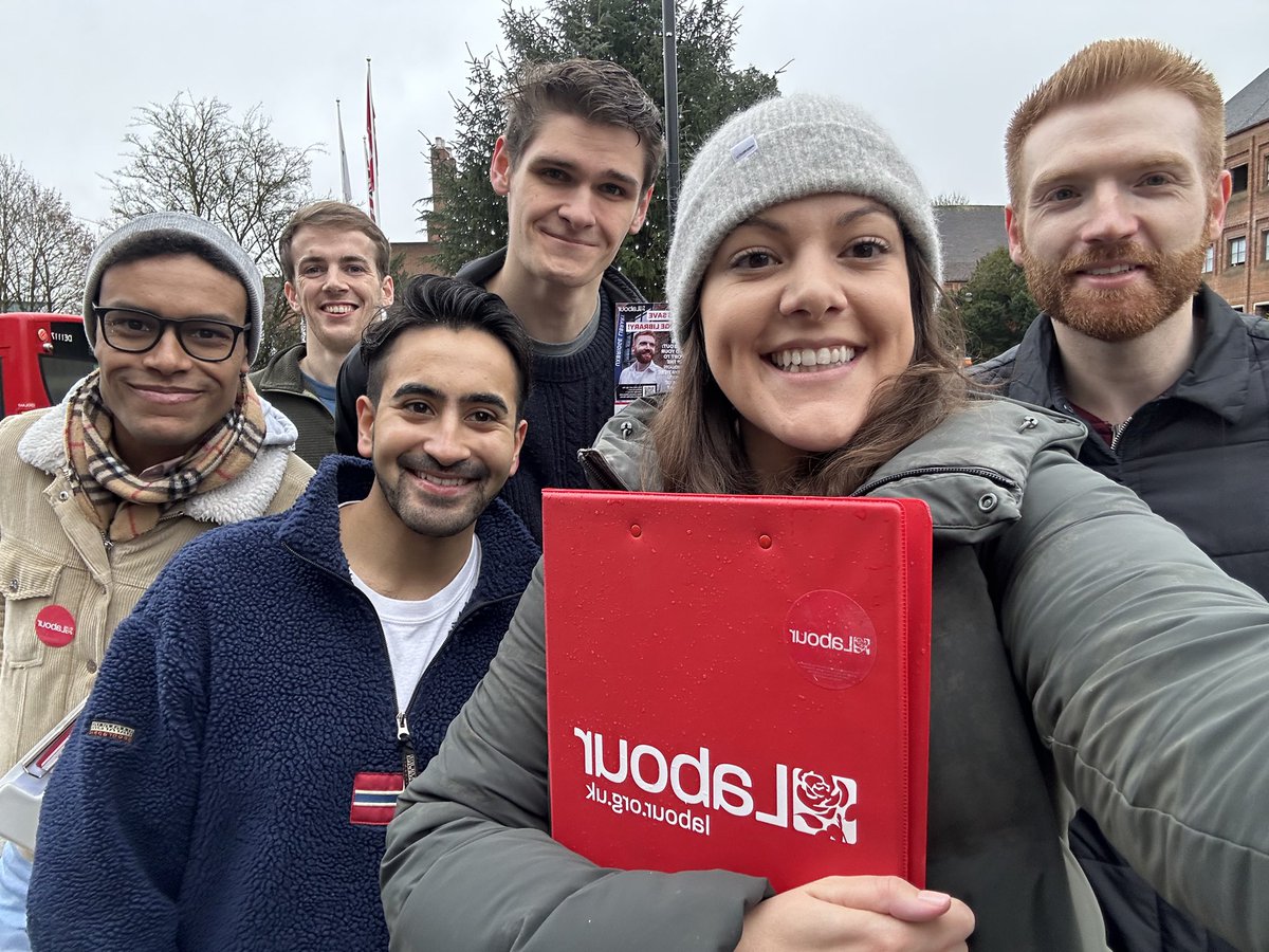 Fab to be out today with @LGBTLabourLDN in Uxbridge & South Ruislip for @DannyBeales 🌹🏳️‍🌈
