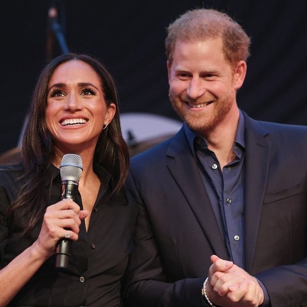 UKRoyalWatch's tweet photo. RT if you believe that the titles of Duke and Duchess of Sussex should be revoked and returned to the Crown, and that Omid Scobie should face legal action for claims made in the Dutch version of his book. 

#EndGame #DumbPrinceandHisStupidWife #MeghanMarkleisPoison ✨🇬🇧 https://t.co/4djTXYs1hg