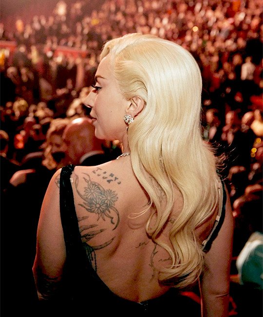 HausOfBitchs's tweet photo. lady gaga's side profile https://t.co/GyUaxboDxm