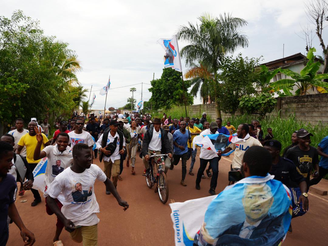 Le Challenge est lancé; nous attendons le Candidat de l'Union Sacrée sur un vélo !
Le nôtre est là, le sportif @moise_katumbi 💪
#Campagne_électorale #Presidentielle2023 #RDC