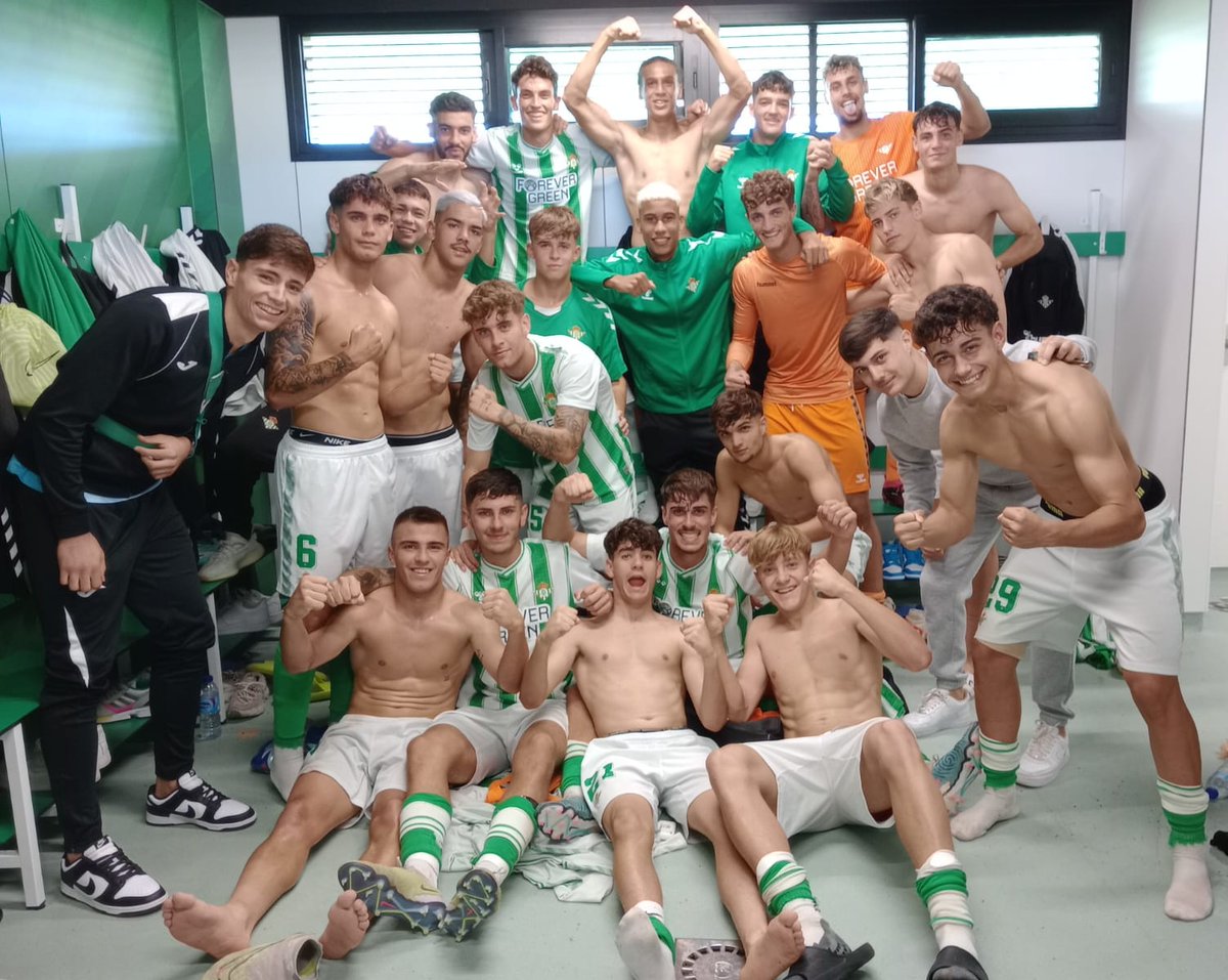 📝 Velocidad de crucero ⛴️

El 🟢⚪<a href="/RBetisCantera/">Real Betis Cantera</a> rompe la muralla 🧱 del 26 de Febrero💙 y aprieta al líder 🔝

🔗juvenildivisiondehonor.com/velocidad-de-c…

#JuvenilDH👟 #DH4🏆 #CanteraBetis #DiaDeBetis