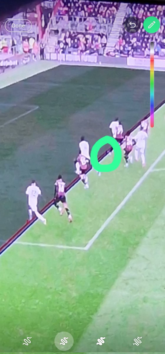 dazzPablo's tweet photo. It may still have been close/offside, but no way that line is right .. 
Cant be just me who can see a Bournemouth boot past the line that was drawn for Digne to be offside???

#BOUAVL  #AVFC https://t.co/PdUMNX2TNa