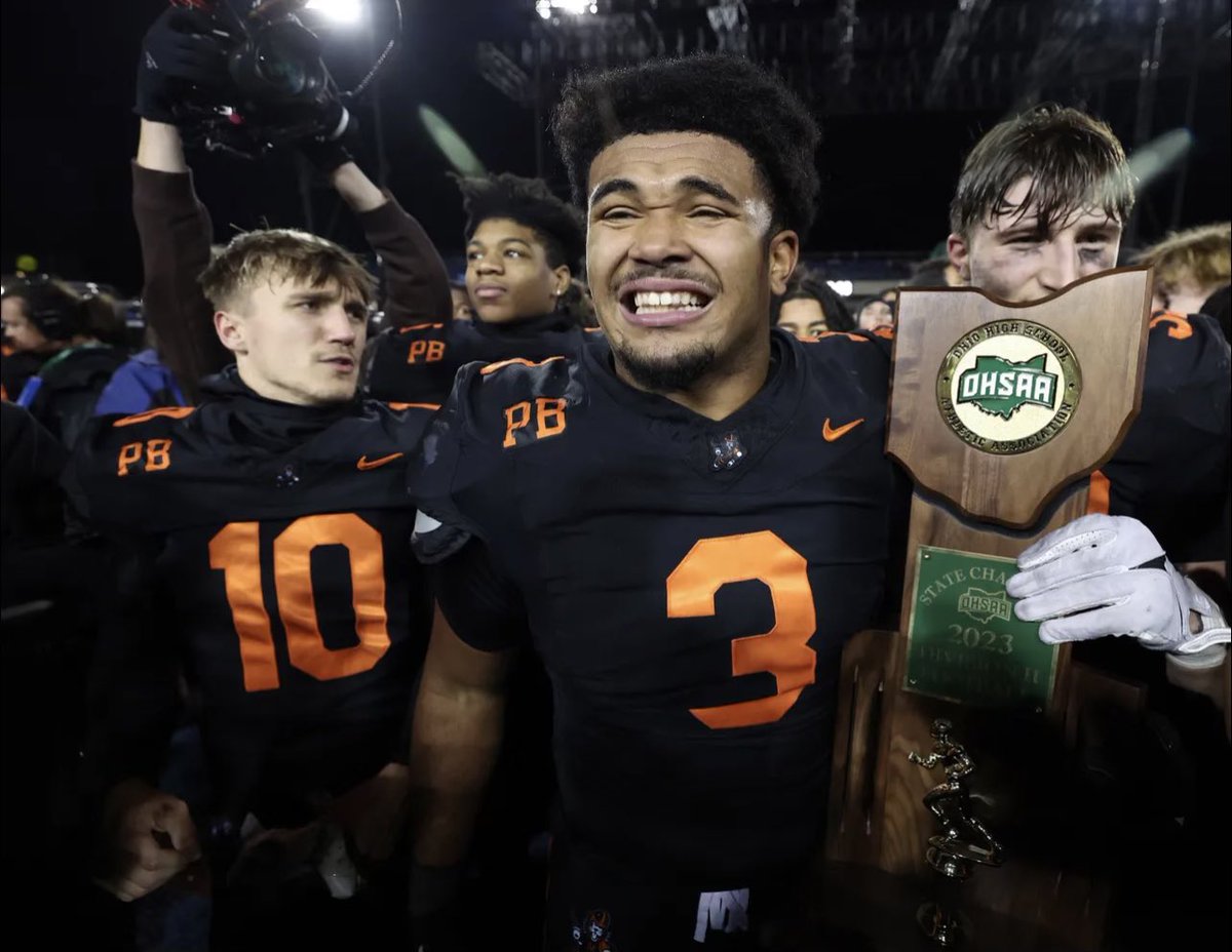 Senior season highlights:
74 tackles(48 solo)
24.5 TFLs
8 sacks
3 FF
2 blocked Kicks
14 TDs

STATE CHAMPS.

hudl.com/v/2Mhw2L