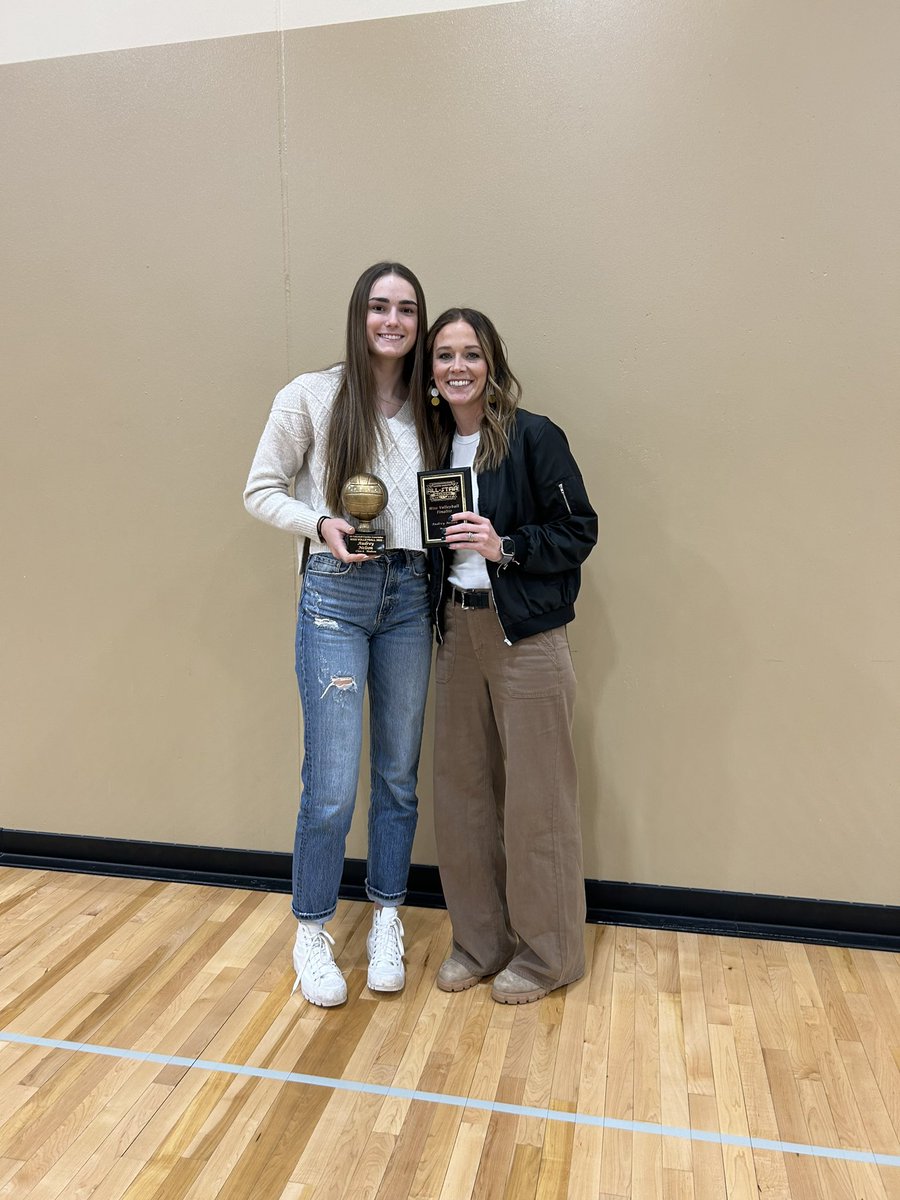 MadisonVolleyb1's tweet photo. Congrats @Audreyynelson for being named Class A Miss Volleyball! https://t.co/APZmhSybWK