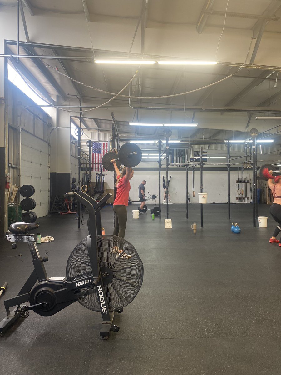 KaiyaTGilbert's tweet photo. Gotta love a good Sunday morning workout! #2026setter #setter #eachrepcounts #volleyball #coloradovolleyball #settergoals #crossfit #elevationvolley https://t.co/Sv8lkXTZBn