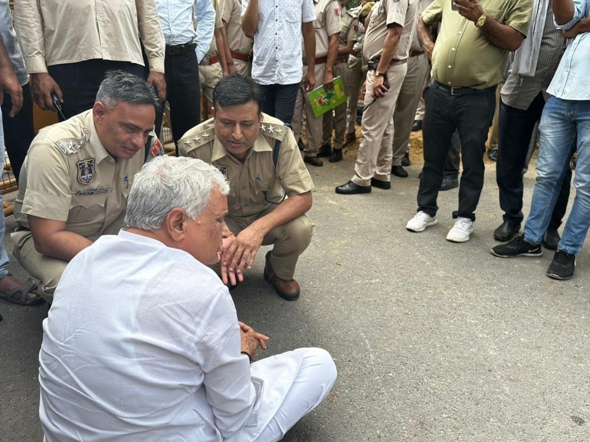 मेहनत का फल किसान नेता को मिलना चाहिए, पांच साल विपक्ष में रहकर मजबूत विपक्ष की भूमिका निभाने वाले को सीएम पद मिलना चाहिए। #किरोड़ी_लाल_सीएम_बनाओ

<a href="/DrKirodilalBJP/">Dr. Kirodi Lal Meena</a> <a href="/PMOIndia/">PMO India</a>