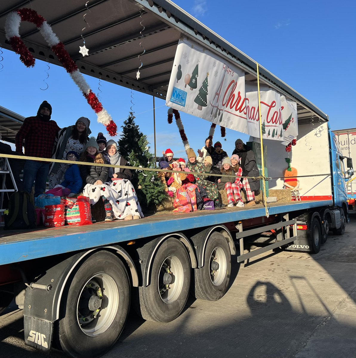 Yesterday, RJAH took part in the annual Oswestry Christmas Parade - for the second time 🚛🎅 The float was themed around a Christmas Carol and filled with RJAH staff and their children, who put on their best cosy pyjamas - just like Scrooge himself!