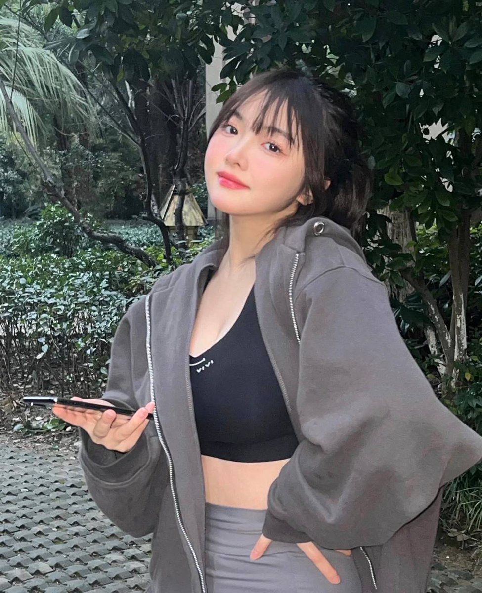 湖州少妇模特喝茶 tweet media