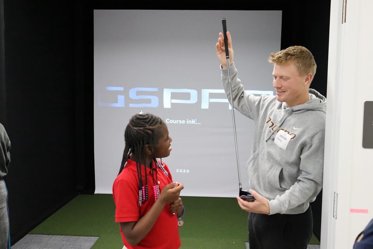 ToledoMGolf's tweet image. Thanks so much @FirstTeeLE for inviting @toledomgolf to spend some time with your young people #teamtoledo #rocketsgolf