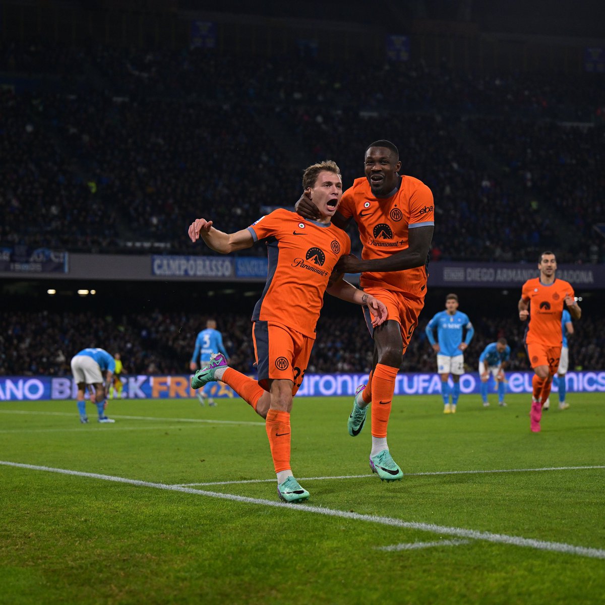 في ديسمبر يستمرّ المطر، وتصِل السعادات ذروتها، يستفيق الحُب، وينتعش الخاطر، ويسجل باريلا وأولدُ أنا.