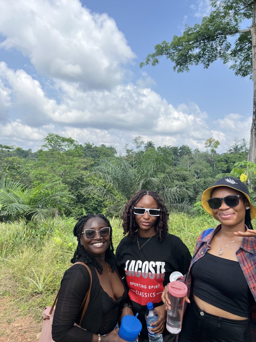 If you’re looking for fun things to do with your friends in Calabar this December, you should visit the Kwa Falls at Akamkpa II.
You’re definitely going to have a swell time🥰