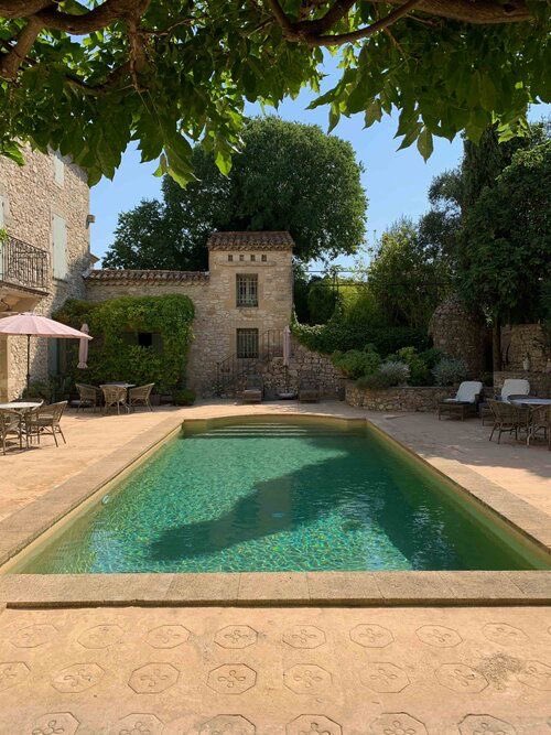 DzzSanaaa's tweet photo. Please une maison provençale contemporaine https://t.co/zR2oR45TNW