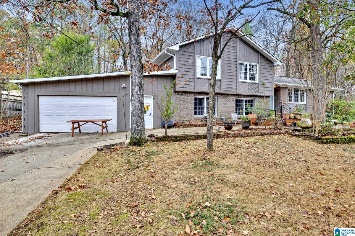 BrandonBridgmon's tweet photo. 4602 BURNING TREE LANE, Pelham, AL 35124 just hit the market!
Take a look at this awesome space: https://t.co/tC5u13lK9T https://t.co/lGMmGt6l4l