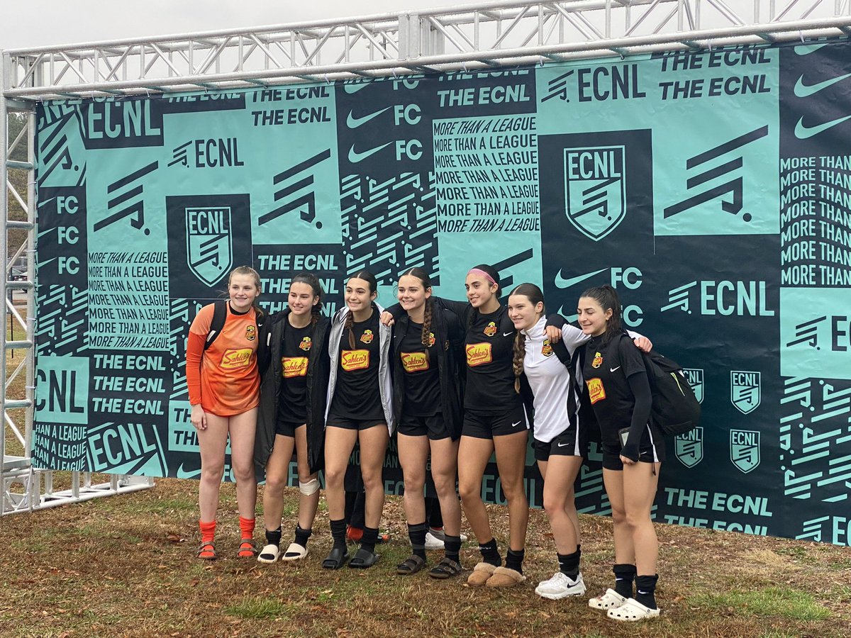 An amazing weekend in Nashville for my first ECNL Showcase! A great weekend for the 4 Canadians on the team. Coming home with 3 wins, 2 goals I scored, 1 assist, and lots of memories.