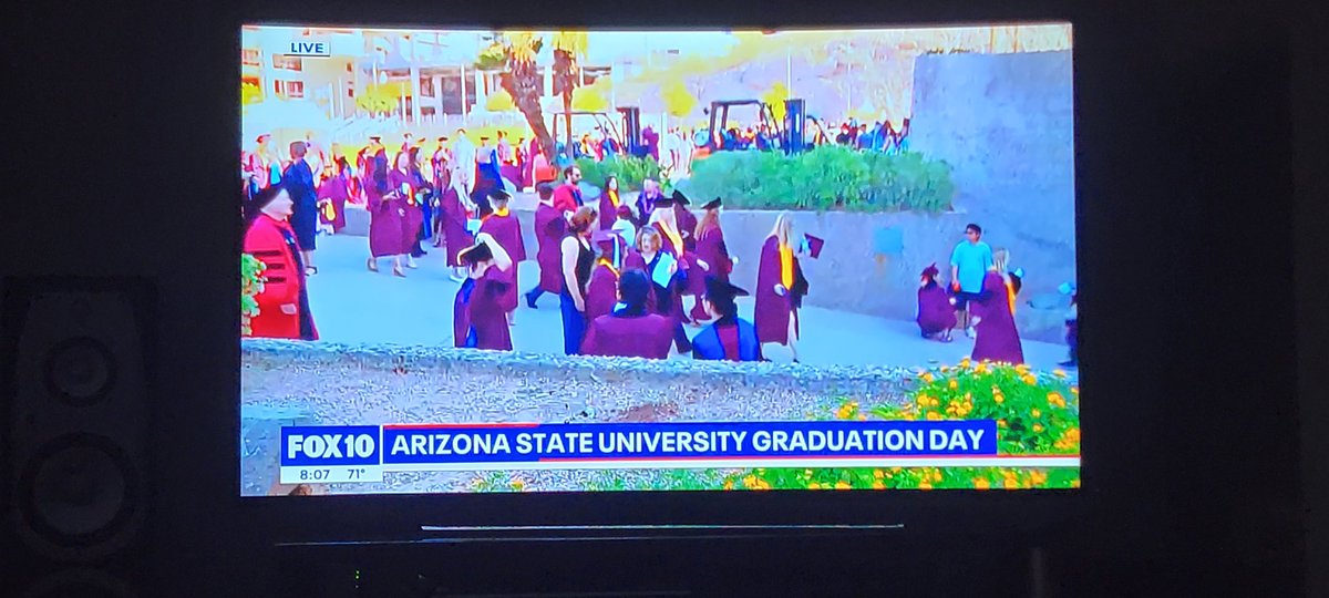 motivatedself7's tweet image. Congratulations graduates 2023 💯
#collegedegree #seniorpartner #collegegraduate #financeprofessional  #forkthehaterz👍🏼😃