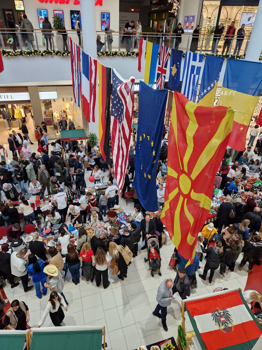 Z_Ramcilovic's tweet photo. 🙌 Ambasada 🇲🇰 u 🇲🇪 imala je više nego uspješno učešće na Diplomatskom bazaru!
🤝 Hvala @iwcmontenegro na organizaciji i mogućnosti da damo svoj doprinos!
🫶 Humanost spaja svjetove 🫶
#db23 #iwcm #northmacedonia #montenegro #podgorica #bigfashion #diplomacy #embassy #womenpower https://t.co/8uLPNcHzvL