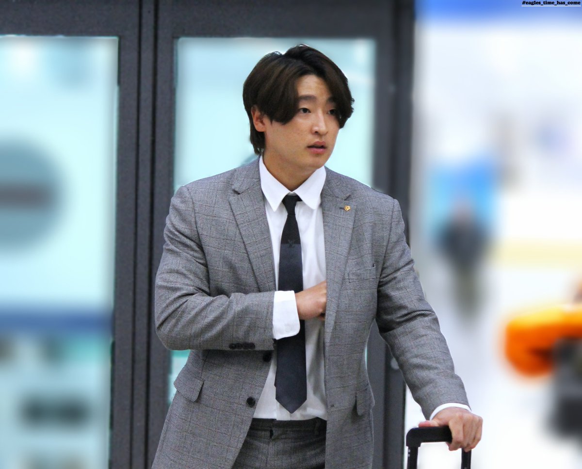 ETSC41's tweet photo. 2023.11.26

마캠 입국 밀린 사진 끝!

#한화이글스 #이진영 #NO_45 https://t.co/gZQ0ESjrCc