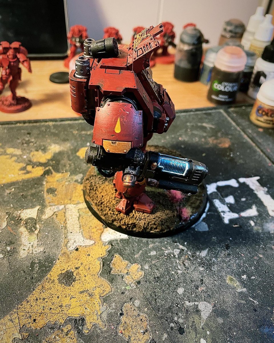 #PaintingWarhammer #WarhammerCommunity 

All but finished my second ever dreadnought.