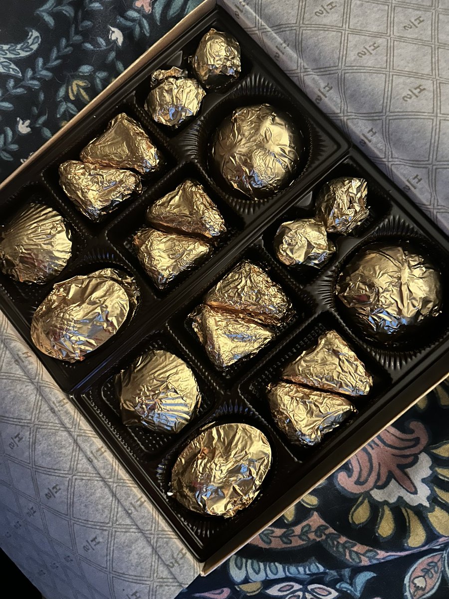 BMatteau's tweet photo. Harbor Sweets make a the best chocolates! #HarborSweets #chocolates @HarborSweets https://t.co/y8xhwXirhy
