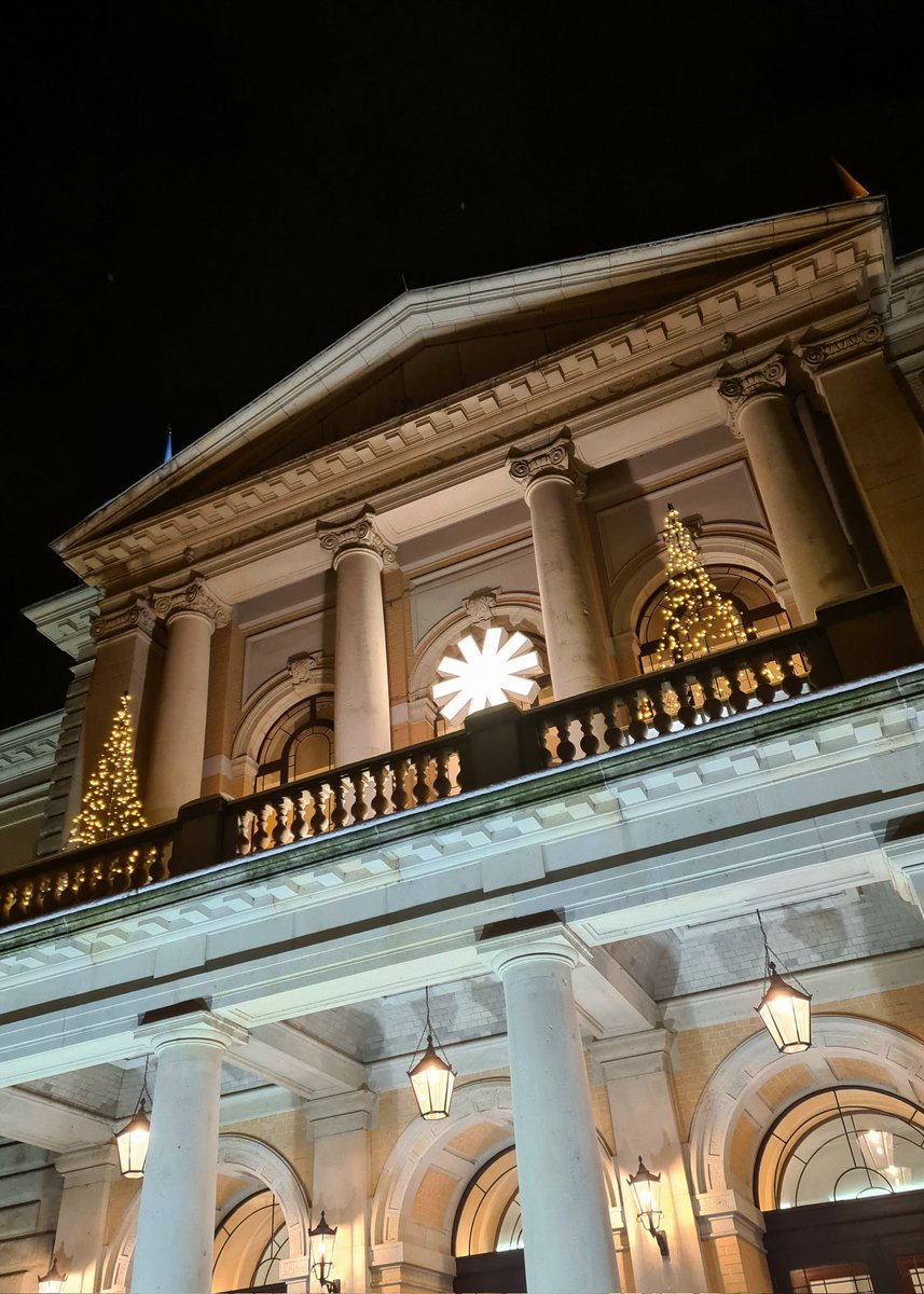 Opernjunkie's tweet photo. "Glücklich ist, wer vergisst..."
Da ich in vier Wochen schon was anderes vorhabe, gibt es schon heute #JohannStrauß #DieFledermaus 🦇 #OperHalle https://t.co/n2W3YHfP5b