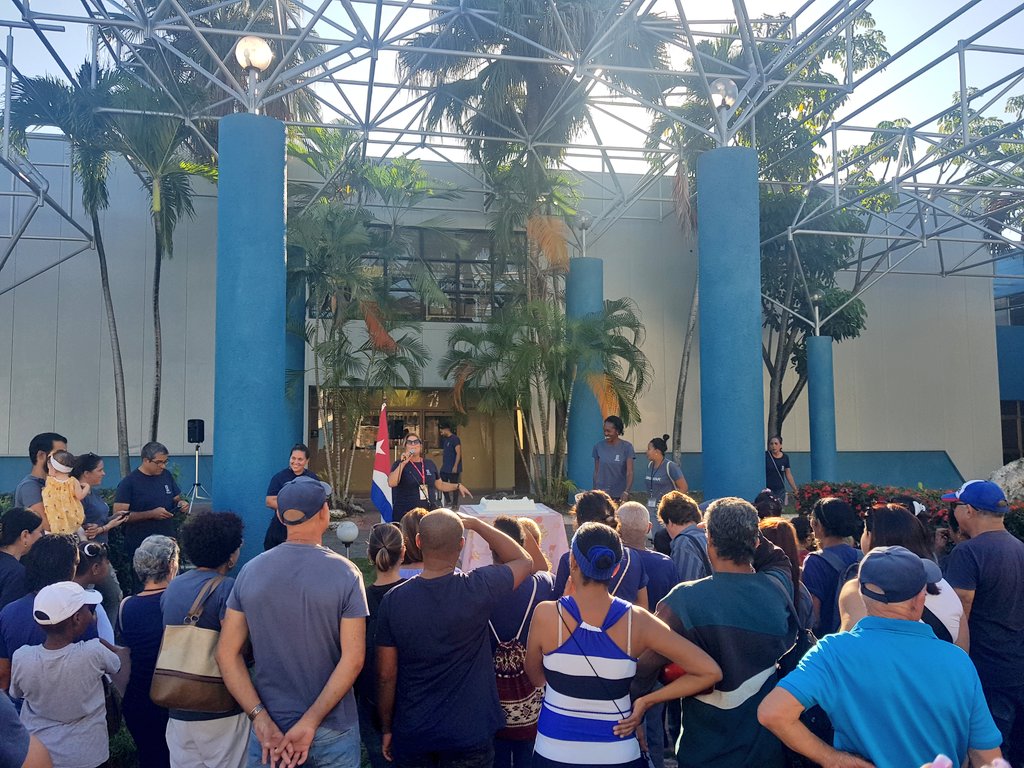 Instituto Finlay de Vacunas (@finlayinstituto) on Twitter photo Entre anécdotas, agradecimientos, retos actuales y el compromiso con los nuevos proyectos, celebramos hoy los 3️⃣0️⃣ años del complejo productivo Planta III. 
¡Felicidades a la familia del <a href="/FinlayInstituto/">Instituto Finlay de Vacunas</a>! 🥼🇨🇺
#30AniversarioPlantaIII #CienciaCubana #vacunas Entre anécdotas, agradecimientos, retos actuales y el compromiso con los nuevos proyectos, celebramos hoy los 3️⃣0️⃣ años del complejo productivo Planta III. 
¡Felicidades a la familia del <a href="/FinlayInstituto/">Instituto Finlay de Vacunas</a>! 🥼🇨🇺
#30AniversarioPlantaIII #CienciaCubana #vacunas