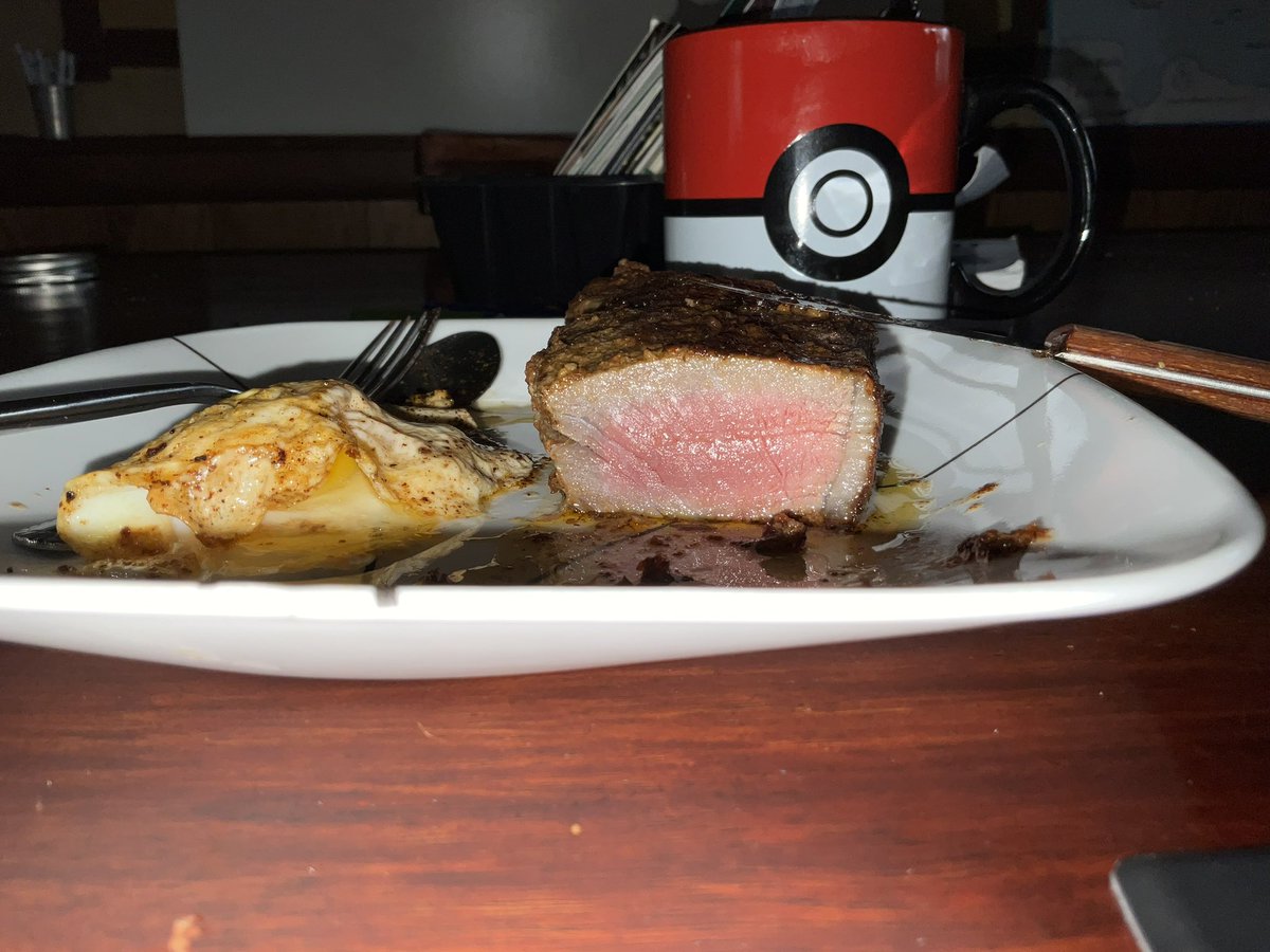 kend0slice's tweet photo. Normally I post this kinda stuff on my insta…
Finally experimented with dry aging one of my steaks, after watching a little “too much” #gugafoods
This was only 3 days and it came out special…
#foodporn #hobbychef https://t.co/gENRp2zjFf