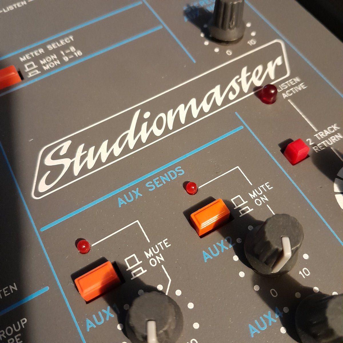 AcidOriginator's tweet photo. Thx @MSTRBLSTR_music 4 the hook up! Without you this would've never happen. #studiomaster vintage #analog #tweekin has been activated. https://t.co/LRA76Qh5Zl