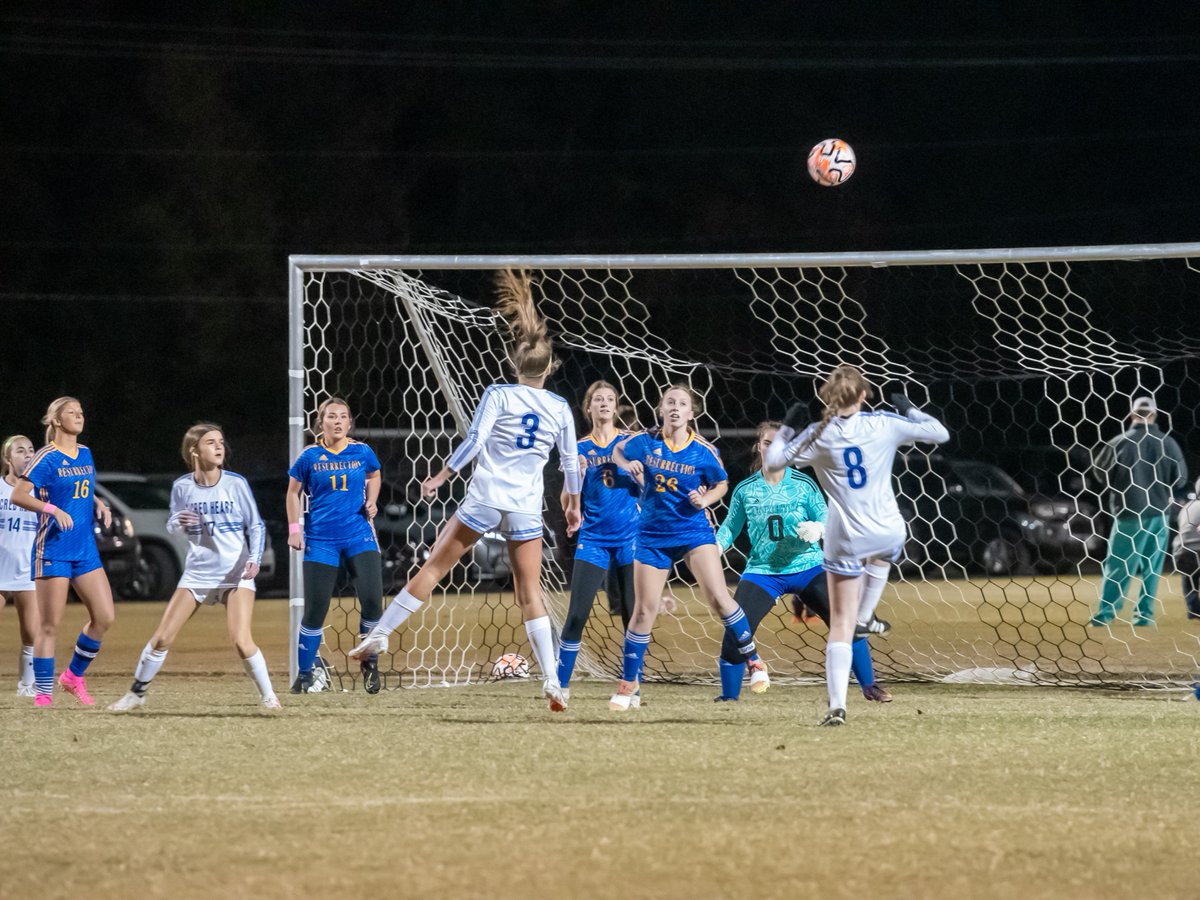 228Sports's tweet photo. Kicking off the excitement! Every goal, every move - captured in our exclusive photo gallery between Sacred Heart vs. Resurrection Catholic. ⚽📸

Sacred Heart - 5
Resurrection Catholic - 1

Photographer: Jamey Foster
#Crusaders #Eagles #228Sports https://t.co/6DQtWzgpKt
